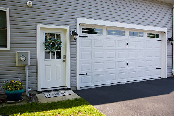 24/7 Emergency Garage Door Panel Replacement experts in Camp Wood, TX